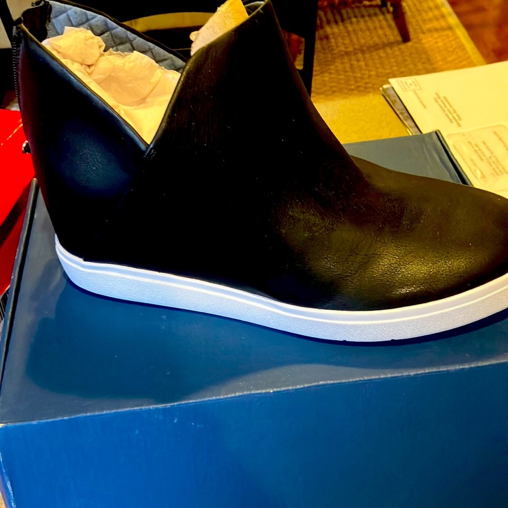 Dr Scholl’s size 11 women’s booties